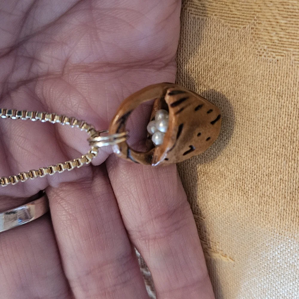 Vintage Monet Basket Pendant - Picture 3 of 7